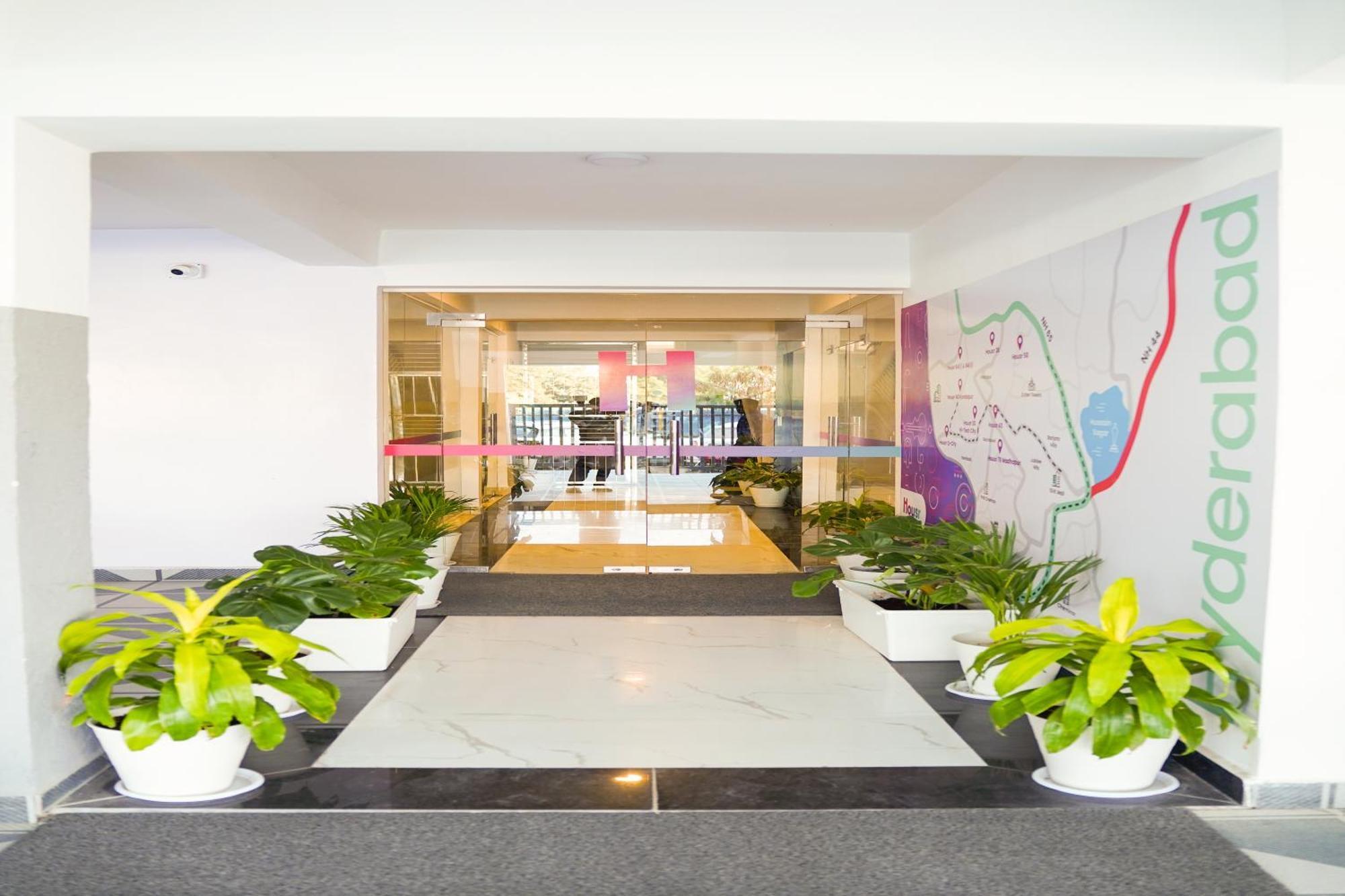 Housr 78 Madhapur Hitech City Near Yashoda Hospital Haiderabad Buitenkant foto